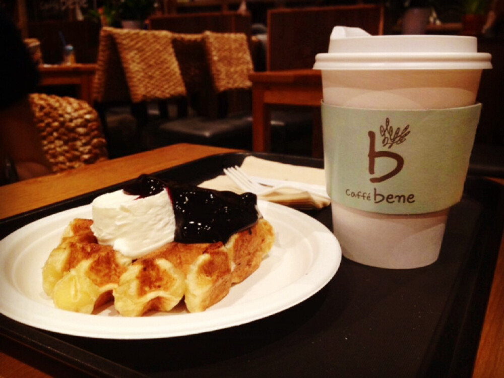 waffle and coffee at Cafebene