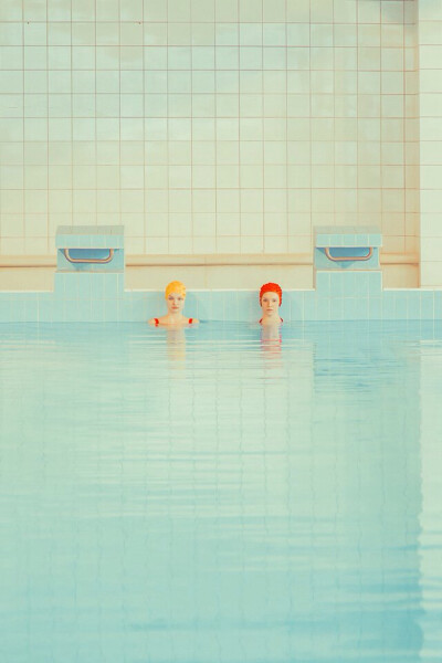 Swimming Pool
斯洛伐克女摄影师 Maria Svarbova 作品
