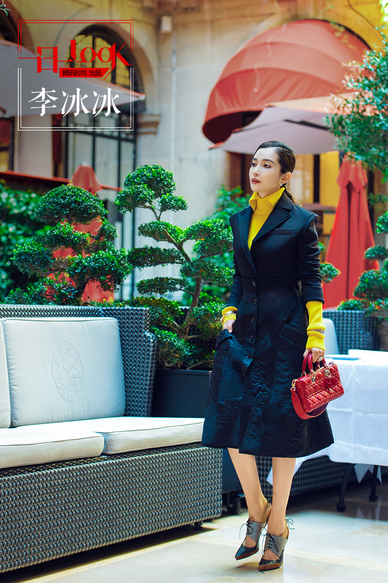 街拍时尚搭配演员李冰冰叠穿barjacket明艳高贵一步到位