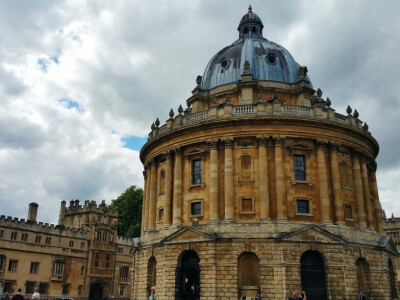 The Radcliffe Camera
牛津大学的地标建筑
