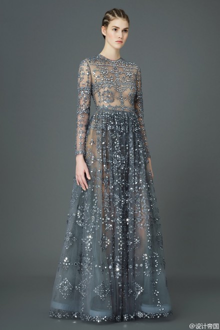 Valentino 2015 Pre-Fall ，时装上的宇宙星辰。
服装设计 设计 服装 