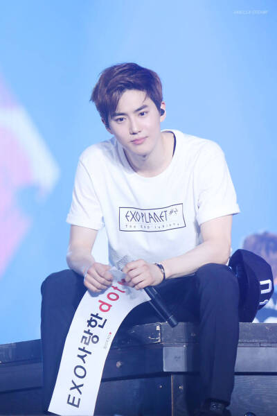 SUHO__金俊勉