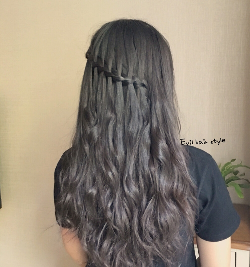 EVILHAIR STYLE 编发/卷发/日常发型：甜美/凌乱美/唯美/简约/ 日系甜美发型～ 看似复杂其实很简单 ～ 微信2569916441