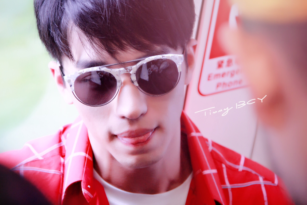 眼镜好特别~洲洲好帅
cr.logo