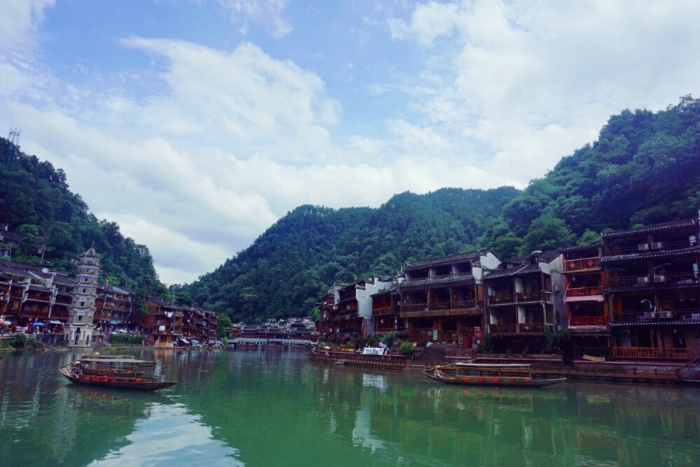 落尽繁华后的绿水青山