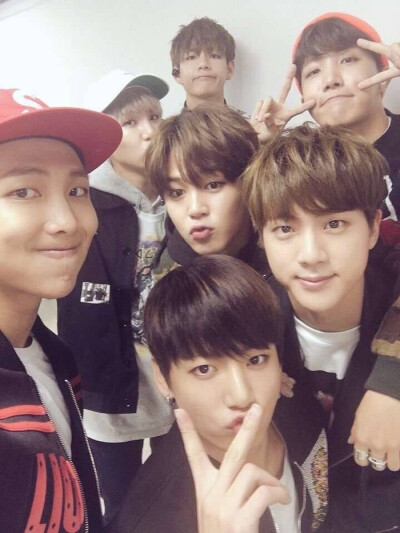 防弹少年团 BTS 金南俊 RAP MONSTER 闵玧其 SUGA 郑号锡 J-HOPE 金硕珍 JIN 朴智旻 JIMIN 金泰亨 V 田柾国 JUNG KOOK