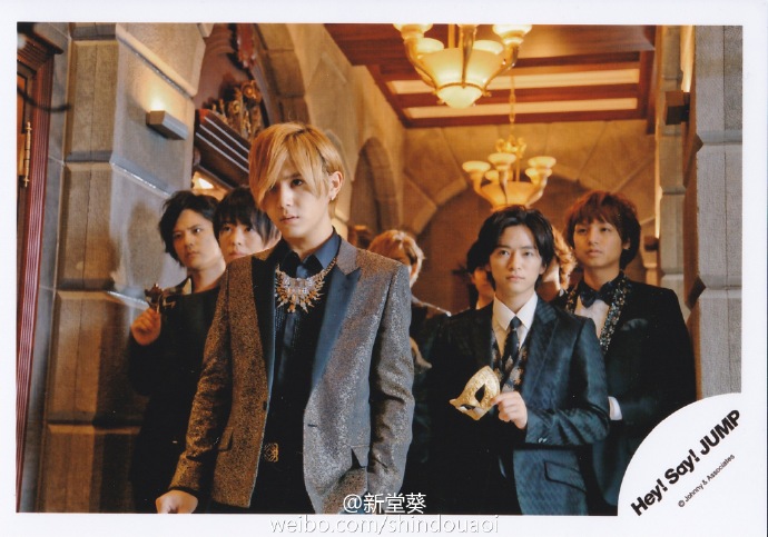 20160727 Jshop发售Hey！Say！JUMP 「Masquerade」PV摄影 off shot 山田涼介
官网吧图图吐出来啦~虽然之前发过了，不过我要在发一遍~我家32宝宝真的是时而可爱时而帅气呢~