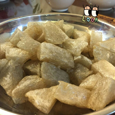 潮汕薯粉豆腐
蘸盐蒜水棒棒嗒