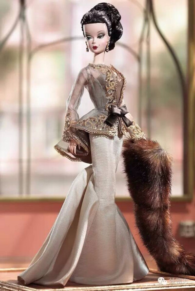 B4425 Chataine Barbie Doll，限量版（Limited Edition），FAO Schwarz专署，普肌双直臂非关节体，发售价不明