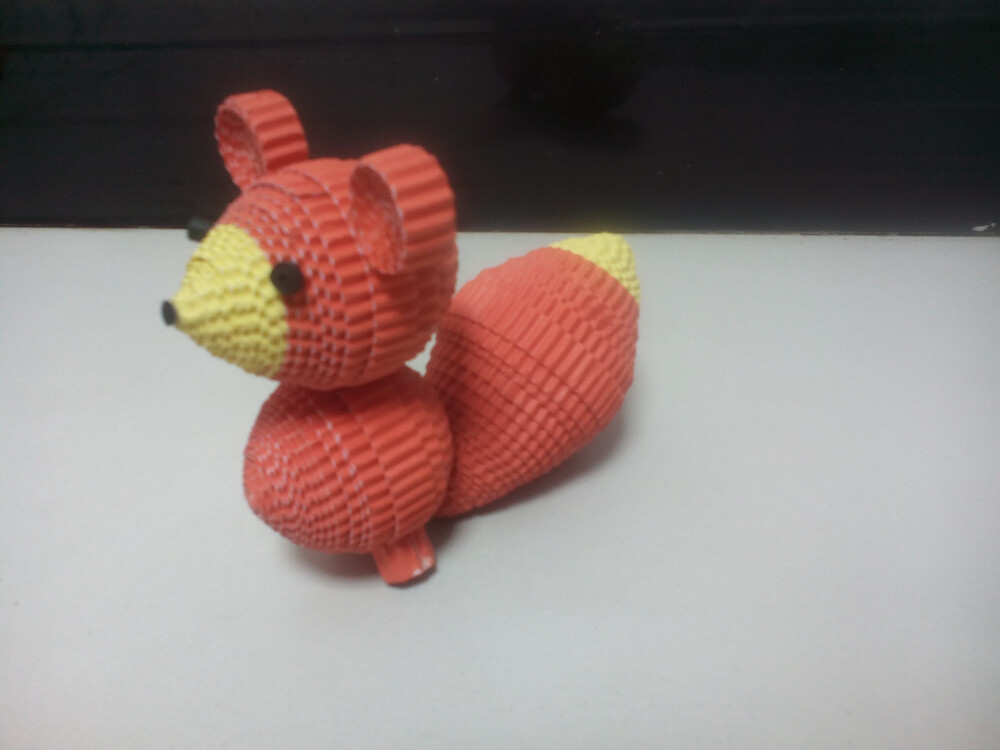 瓦楞纸做的小松鼠,有莫有很可爱