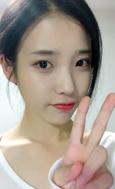 ❤ IU 李知恩