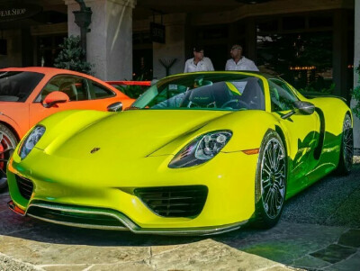 保时捷918 Spyder 绿意盎然