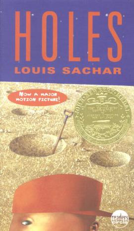 《Holes》Sachar, Louis 强推这本书，最近又书荒，不知道看什么书好，很多书不是太难了就是太枯燥了，很难有读完的动力，都荒废在那里。然后，突然，我遇到了这本书。这本书是获过纽伯瑞儿童文学奖（Newbery Medal）的书，用字词句子都非常的简单，很容易理解，读起来非常的顺畅，更可贵的是，每个故事都非常的简单幽默，读起来很有吸引力，最后HE了，我们应该多吃点洋葱，哈哈哈
