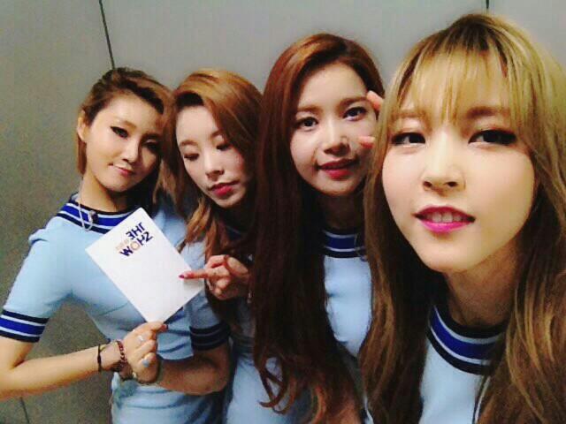 MAMAMOO 마마무 Moon Byul 玟星 文星伊 金容仙 Solar 颂乐 Whee In郑辉人 Wha Sa 华莎 安慧真 Um Oh Ah Yeh