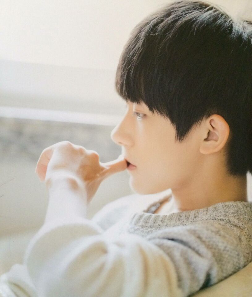 ＃TFBOYS－易烊千玺＃是不是 "不完美小孩" 照片? 什么时候MV出来???
