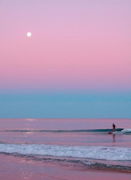 此生一定要去的地方，巴哈马哈勃岛东侧的Pink Sands Beach，世上独一无二的粉色沙滩，[心]简直美呆~！