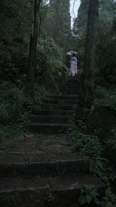 汉服摄影 古风 作者千埌 雨景