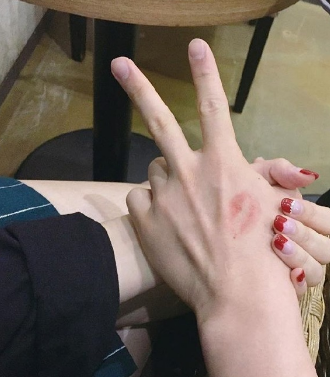 [国民撩汉二师弟 少女诱惑力]高清女头 男头 欧美 情侣 闺密头像 清新 森系 韩系 可爱 搞怪 黑白 身体部位图 举牌 备忘录 软妹 集图不易随手点赞关注 【你还记得他吗】8.4