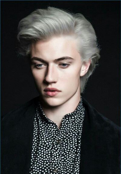 luckyblue Smith