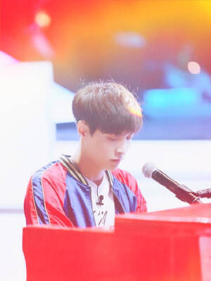 #EXO##张艺兴##LAY#