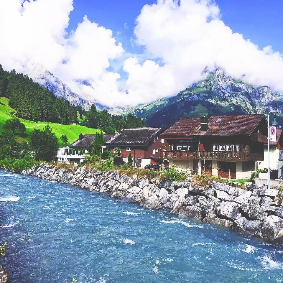 雪山 犹如画一样美丽