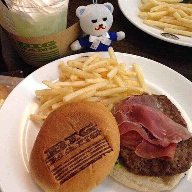 THE BURGERS TOKYO汉堡店推出的Bigbang主题系列汉堡咖啡