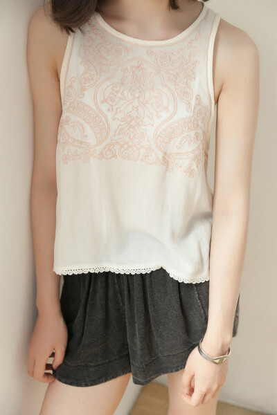 匡舟本色 AA欧美 民族风刺绣雪纺 短款露肚脐 无袖背心