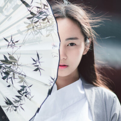 〔 古风头像|自截|女头|森系|意境|唯美|汉服 〕
〔 春山春酒，春与青溪长 〕〔满袖盈风〕