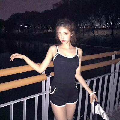 韩系女头 闺蜜头像 拿图留赞 喜欢关注