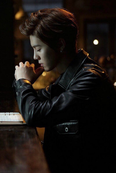 鹿晗 芭莎 实力撩妹 帅 国教鹿院长 傻狍’ 尚好的青春都是你 再遥远都跟随你 for 鹿晗。by荒野嫖客，