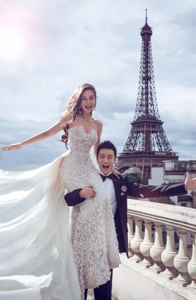 2015《Harper’s BAZAAR 时尚芭莎》十月刊封面：angelababy（杨颖）、黄晓明（这两人真的很养眼啊，巴黎铁塔的取景美绝，男俊女美，恭喜新婚✧(≖ ◡ ≖✿)）