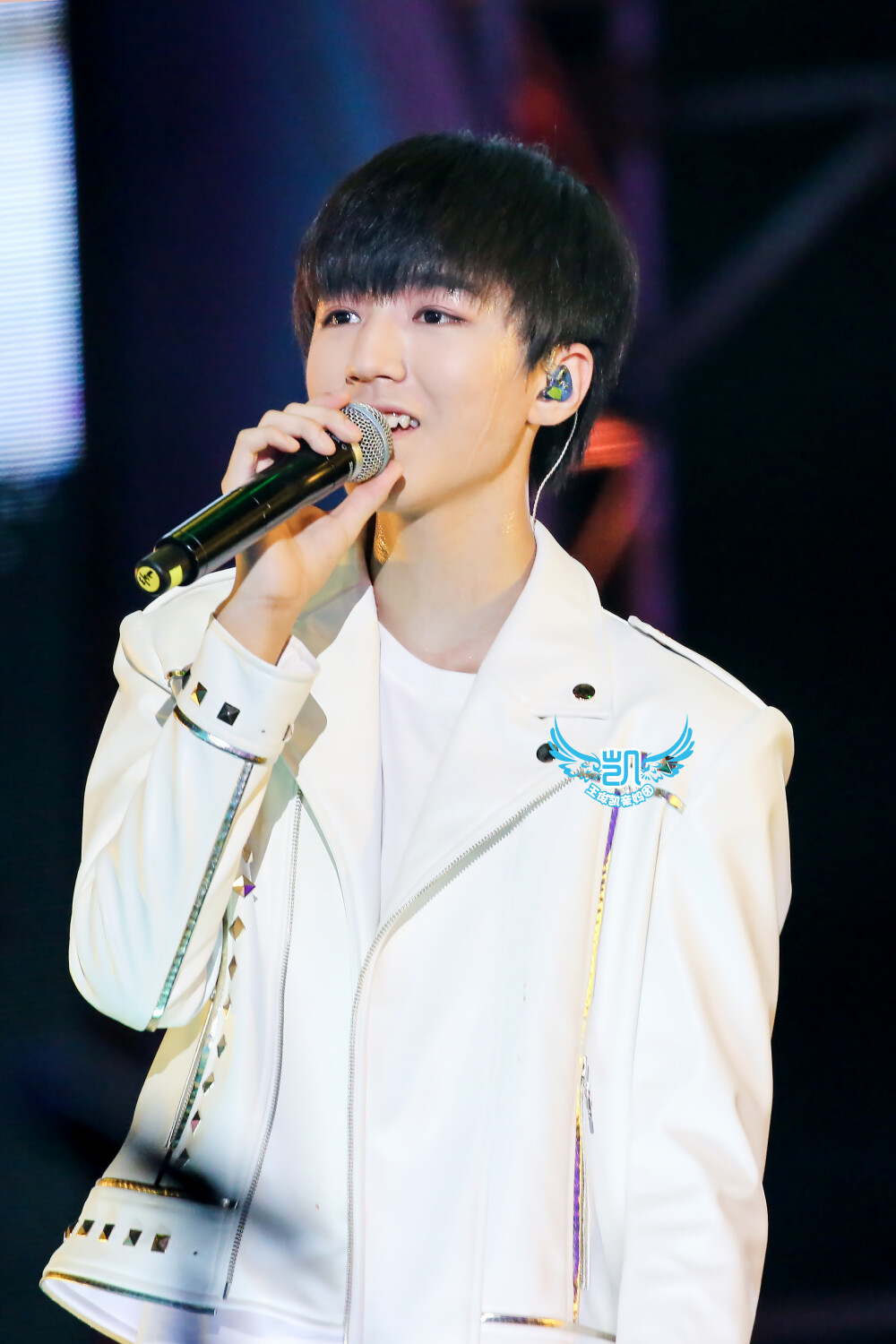 #王俊凯#20160806 TFBOYS 三周年粉丝见面会… - 高清图片，堆糖，美图壁纸兴趣社区