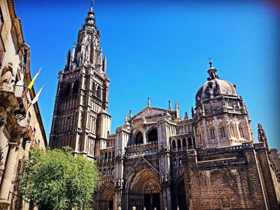 【Catedral】接近全景。