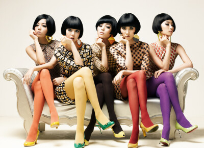 Wonder Girls（원더걸스），是韩国JYP Entertainment在2007年推出的女子演唱组合；先后由闵先艺、朴誉恩、金婑斌、李宣美、金泫雅、安昭熙、禹惠林7名成员组成。nobody时期