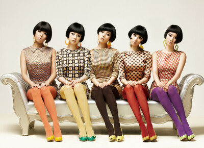 Wonder Girls（원더걸스），是韩国JYP Entertainment在2007年推出的女子演唱组合；先后由闵先艺、朴誉恩、金婑斌、李宣美、金泫雅、安昭熙、禹惠林7名成员组成。nobody时期