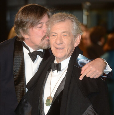 Fry & Sir Ian McKellen at the Hobbit premier