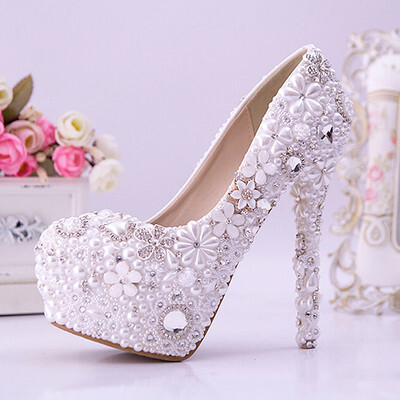 你是我的高跟鞋，魅力、高贵和典雅。
You are my high-heeled shoes , charm, noble and elegant.