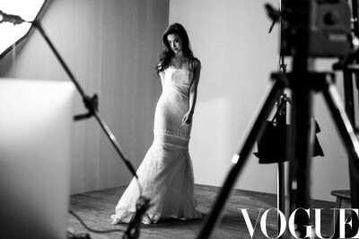 2016《VOGUE 服饰与美容》七月刊别册封面：刘亦菲（登上特刊封面，希望下一次在VOGUE的亮相是正刊封面✧(≖ ◡ ≖✿)）