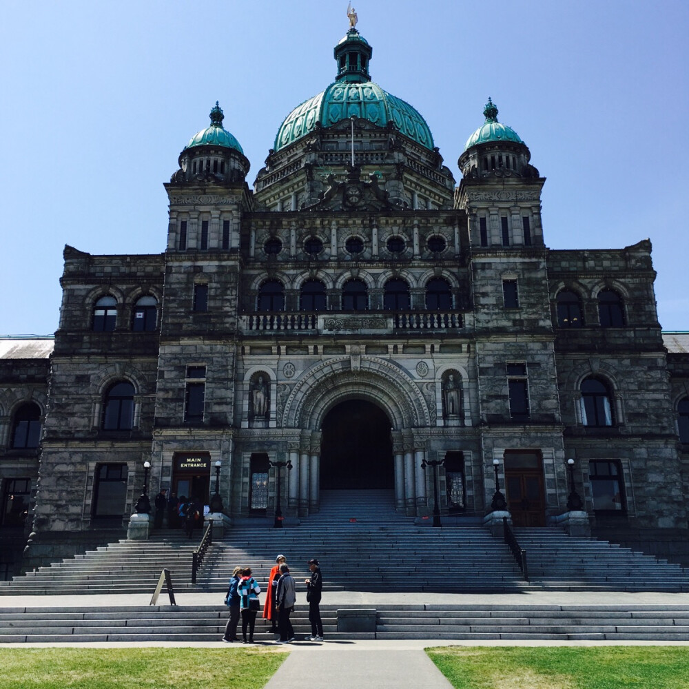 來加拿大怎麼可以不來維多利亞走走 #British columbia parlianment Building #大不列顛哥倫比亞省議會大廈