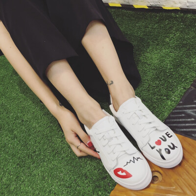 16韩版潮流小白鞋圆头系带厚底松糕跟印字红唇休闲鞋运动鞋女