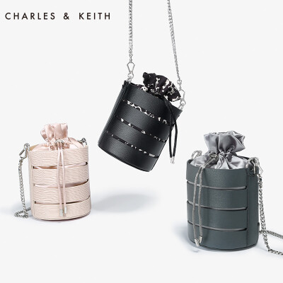 CHARLES&amp;KEITH 水桶包 CK280670468 迷你抽绳女士斜挎单肩包