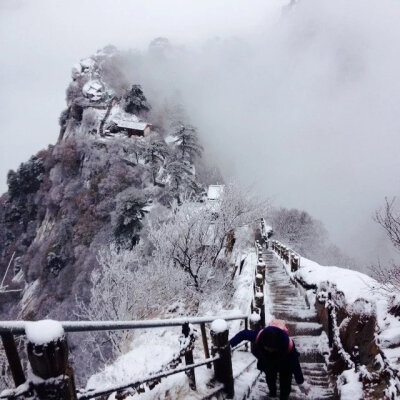 华山.雪