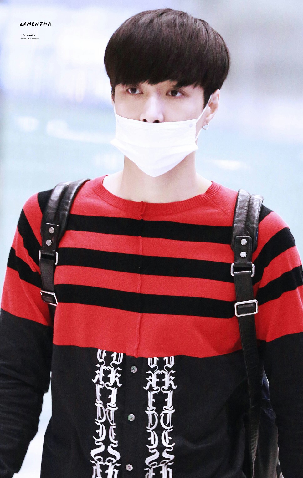 张艺兴明星美男机场