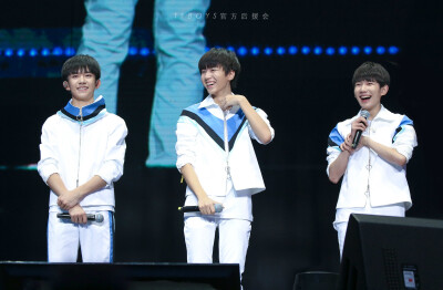 圖片 cr logo
TFBOYS 3周年@廣州