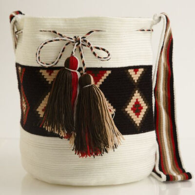 Hermosa Wayuu Mochila | WAYUU TRIBE WAYUU TRIBE | Handmade Bohemian Bags: