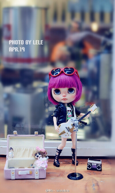 #bjd##blythe# 承接各种娃类商品拍摄～啊哈哈哈～家里主要人口（blythe，kikipop，lati yellow，imda2.6，imda3.0）服装及假毛类可按娃类看是否有老板们需要的模特～是不是酱就可以了？@Reiko小姐与横山熊先生 @狮子…