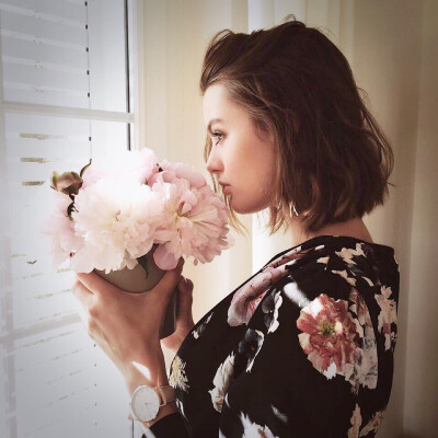 欧美女头像 By：李倩