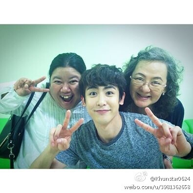 140916 backstage AJ p'may khunnie mom sooooooooo cute ^^ cr:maynieIG