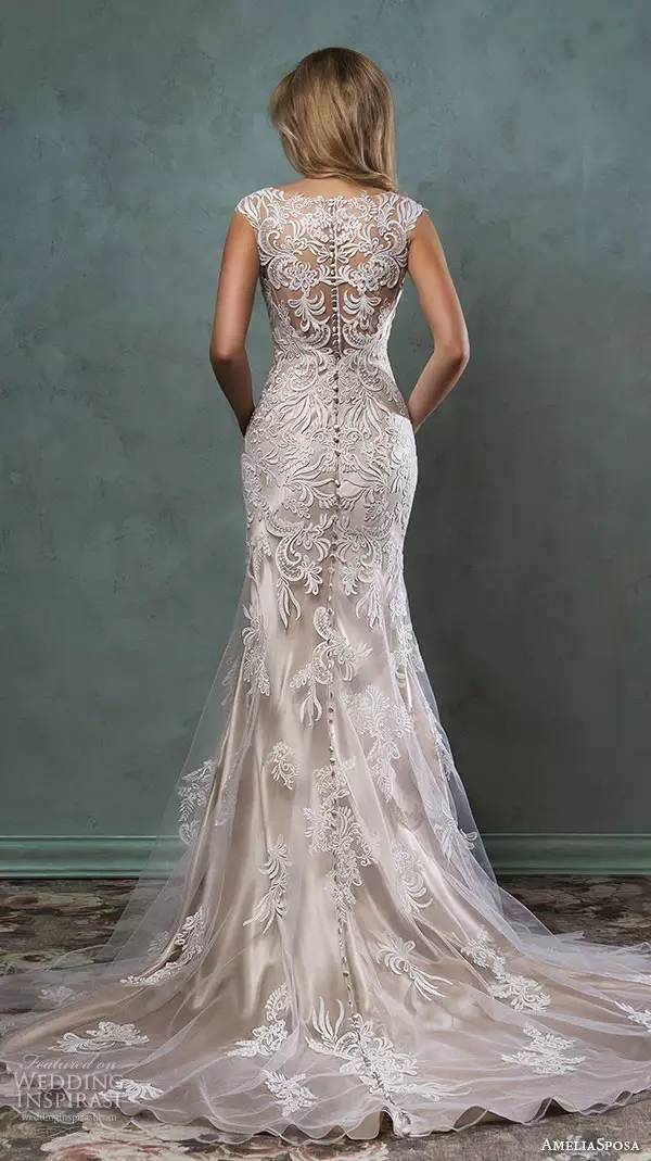 Amelia Sposa 2016 婚纱系列LookBook 新季设计延续了品牌永恒浪漫的主题，美丽的鱼尾设计、精致的蕾丝、香槟金的底衬，带给新娘们梦幻婚纱礼服～
