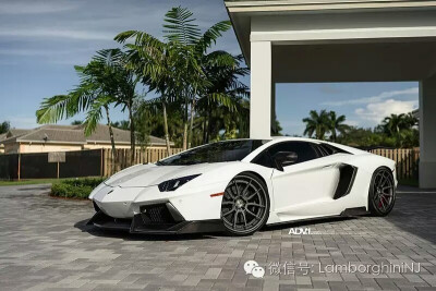 兰博基尼Aventador SV，大牛♚↣白圣◢超跑，◢跑车◢街拍，原创，生活，◢意境 ，壁纸，锁屏，酷炫，流行，◢侵删↣ ...♛by.艾莉薇儿* 